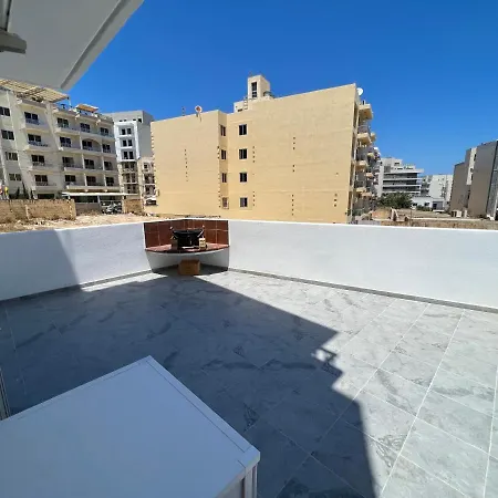 Modern Economy 2 Bedroom Apartment St. Paul's Bay